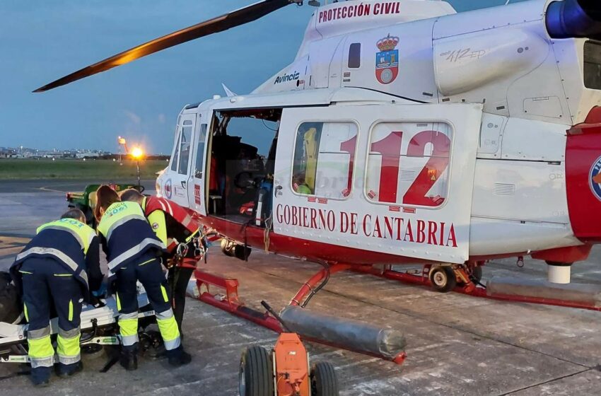 Rescatado un motorista con fractura de tobillo en Esles