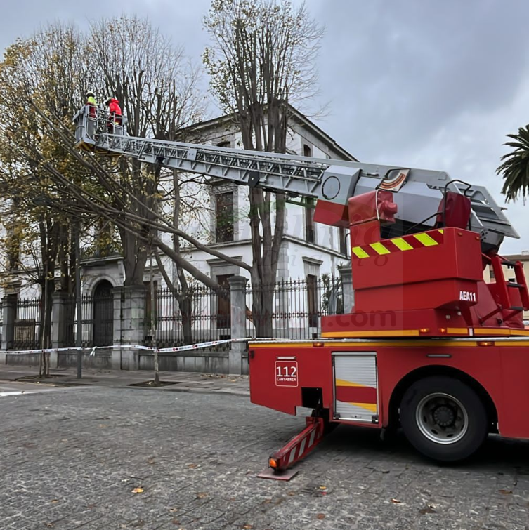 El 112 atiende en Cantabria 148 llamadas y 76 incidencias por viento y lluvias
