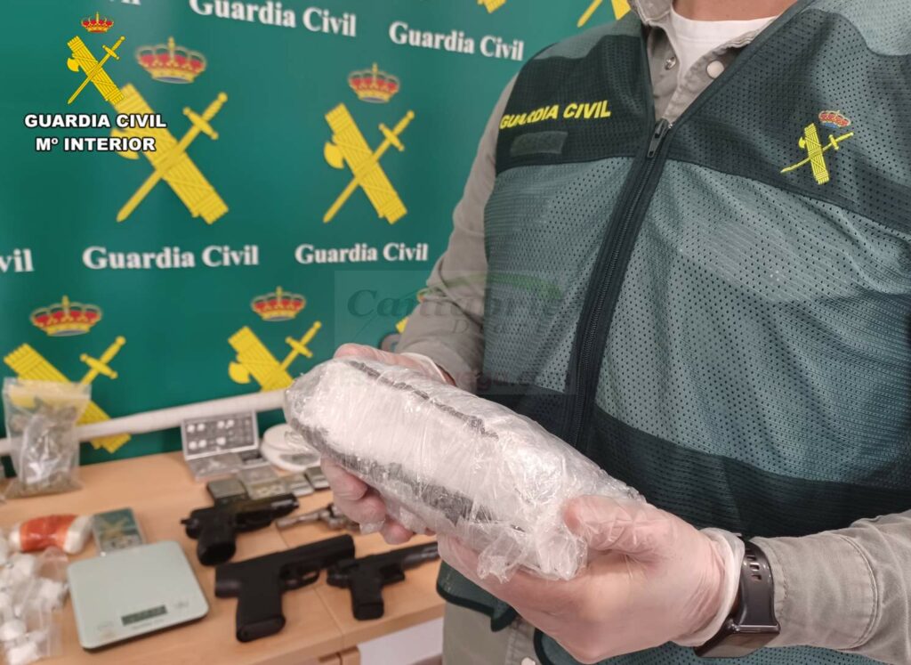 Nueve detenidos de una red de tráfico de drogas que operaba en Santoña y zona oriental de Cantabria