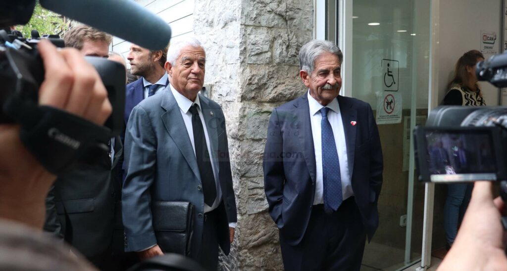 (C) Fotos: David Laguillo/CANTABRIA DIARIO - Finaliza sin acuerdo el acto de conciliación entre el rey emérito Juan Carlos I y Miguel Ángel Revilla