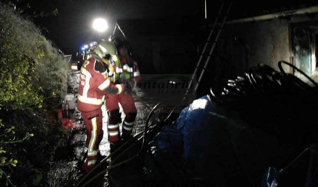 Un incendio calcina una vivienda en Gibaja