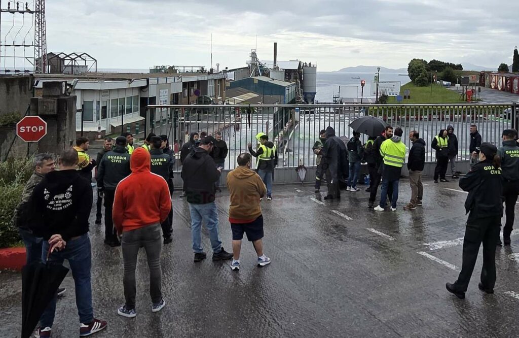 Primera jornada de huelga en Derivados del Flúor