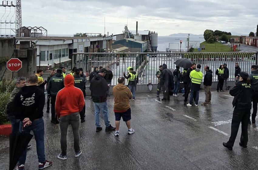  Primera jornada de huelga en Derivados del Flúor