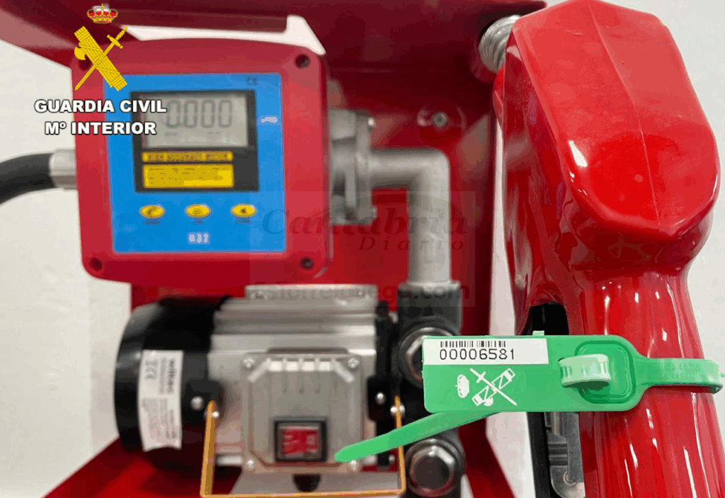 La Guardia Civil precinta depósitos y surtidores de gasoil ilegales en una empresa de Colindres