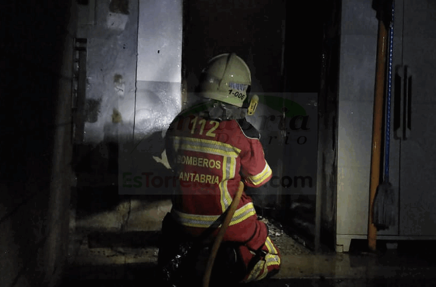 Un incendio calcina una vivienda en Gibaja