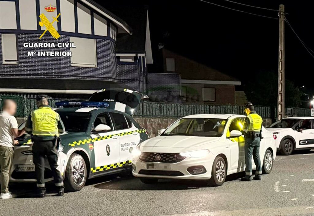 La Guardia Civil detectó 32 positivos en alcohol o drogas e interceptó a un conductor en sentido contrario