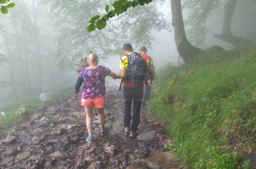  Protección Civil del Gobierno de Cantabria rescata a una senderista accidentada mientras realizaba una ruta por los Collados del Asón