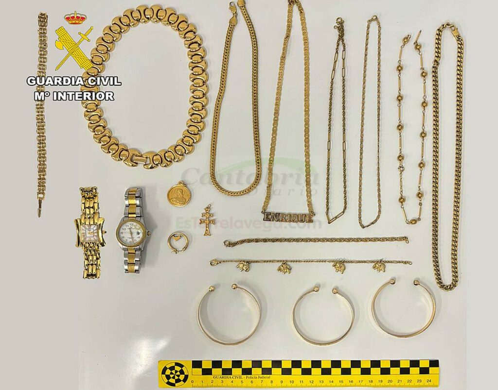 Detenida la presunta autora de varios robos y hurtos de joyas por el método del "abrazo cariñoso"