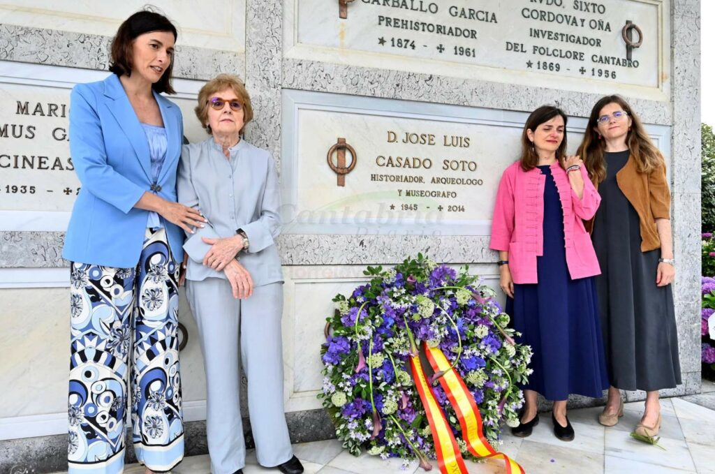 Los restos del escritor e historiador José Luis Casado Soto ya descansan en el Panteón de Ilustres de Ciriego