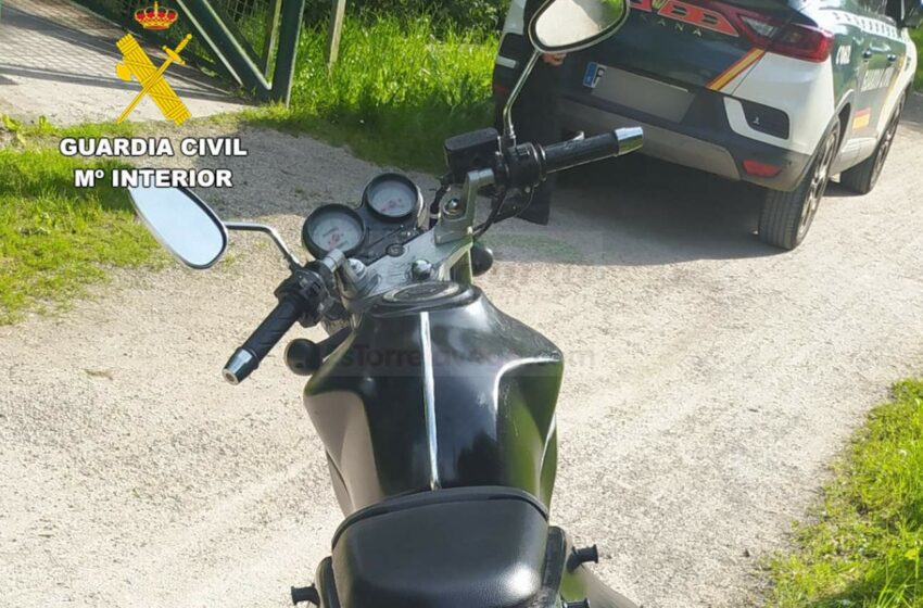  Detenido en Sarón por conducción temeraria, sin carnet y con la matrícula falsificada