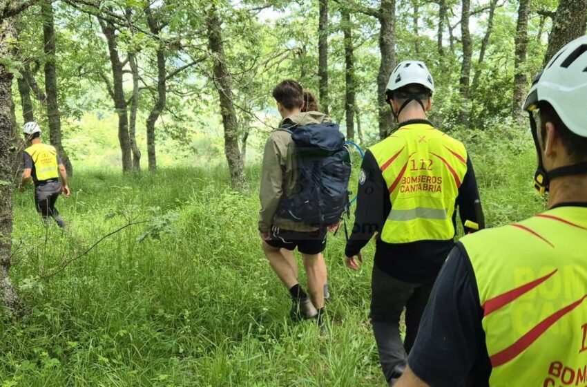 Bomberos del Gobierno de Cantabria rescatan a dos holandeses en Camaleño