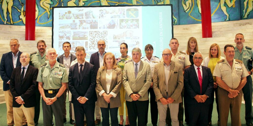 Presentada la nueva edición de la Guía práctica, turismo seguro en Cantabria, elaborada por la Guardia Civil