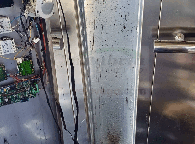  Un acto vandálico deja fuera de servicio los ascensores de la calle Castilla