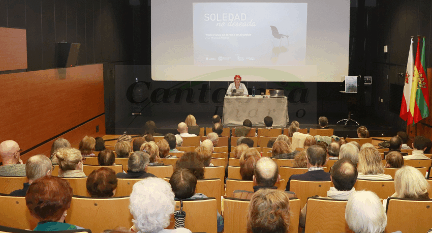En la imagen la Casa de Cultura de Torrelavega, una de las instalaciones gestionadas por la Sociedad