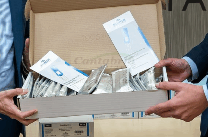  La DGT entrega a la Policía Local de Santander 300 kits para realizar test de drogas a conductores