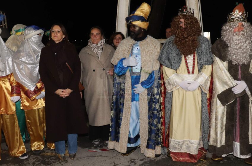 En las imágenes las Cabalgatas de Santander y San Vicente de la Barquera