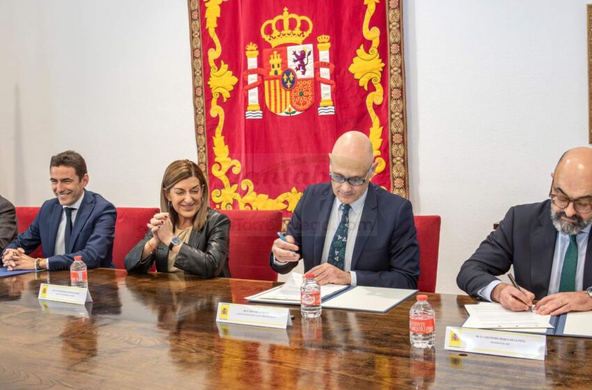  Firmado el protocolo para la eliminación de cuatro pasos a nivel en Los Corrales de Buelna