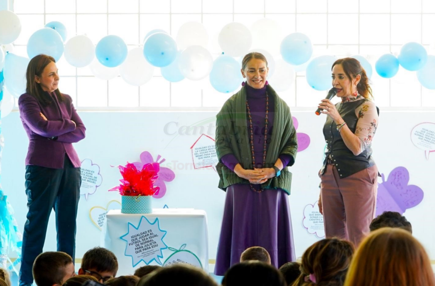  Santander entrega diplomas y un lote de libros a los colegios que han trabajado con la campaña ‘Futuro es igualdad’