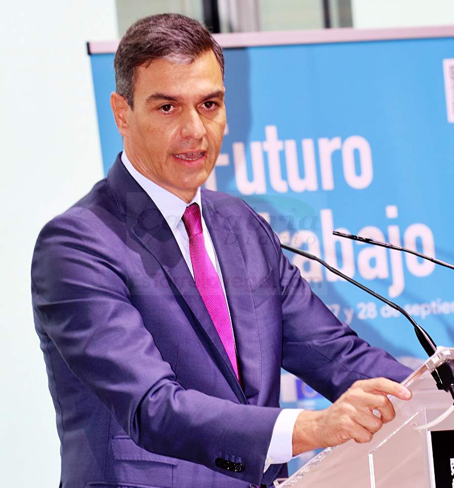 Pedro Sánchez durante una visita al Centro Botín de Santander - (C) Foto: David Laguillo/CANTABRIA DIARIO
